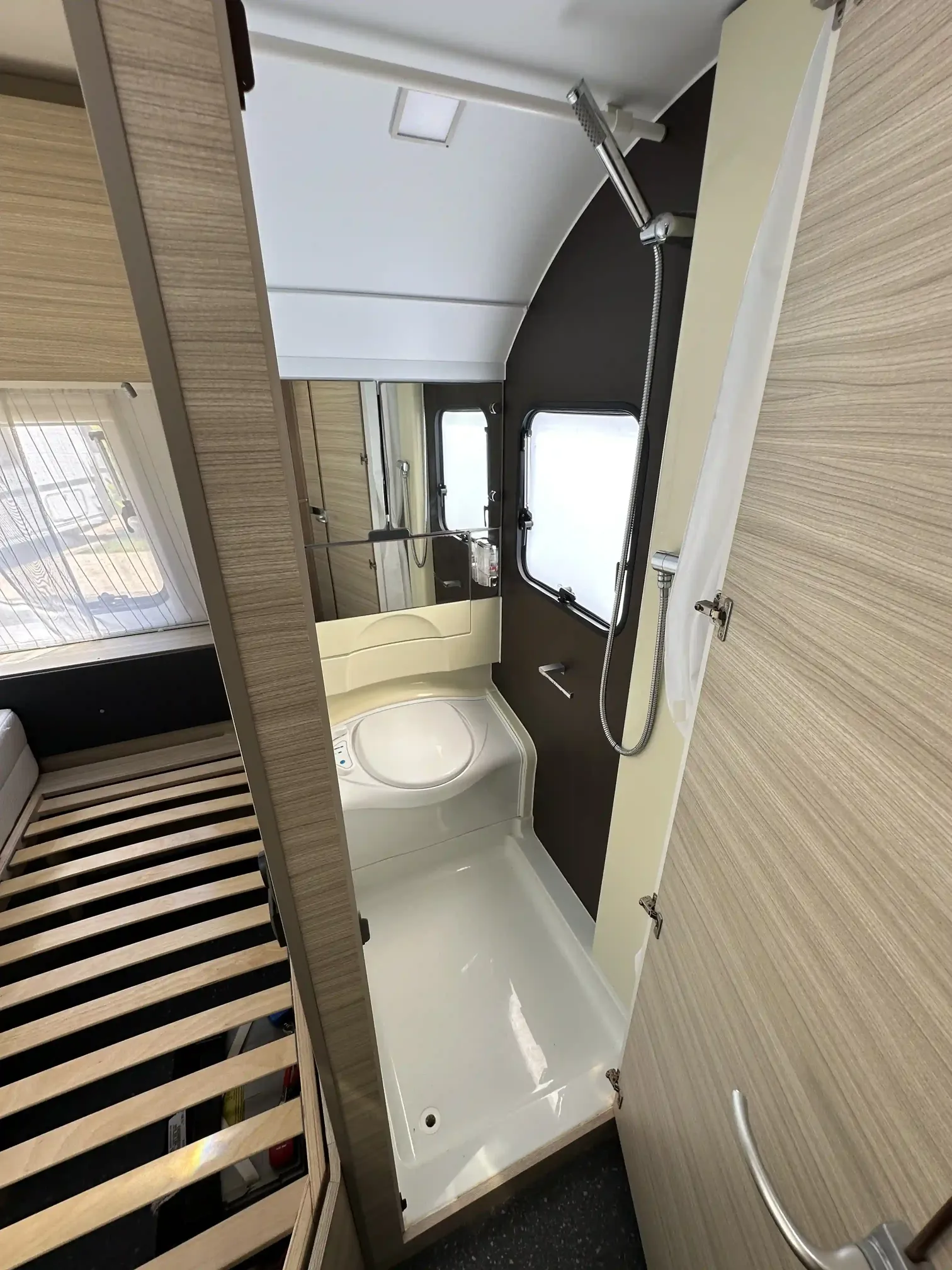 ADRIA ALTEA 402 PH ÇEKME KARAVAN — fotoğraf 15/16