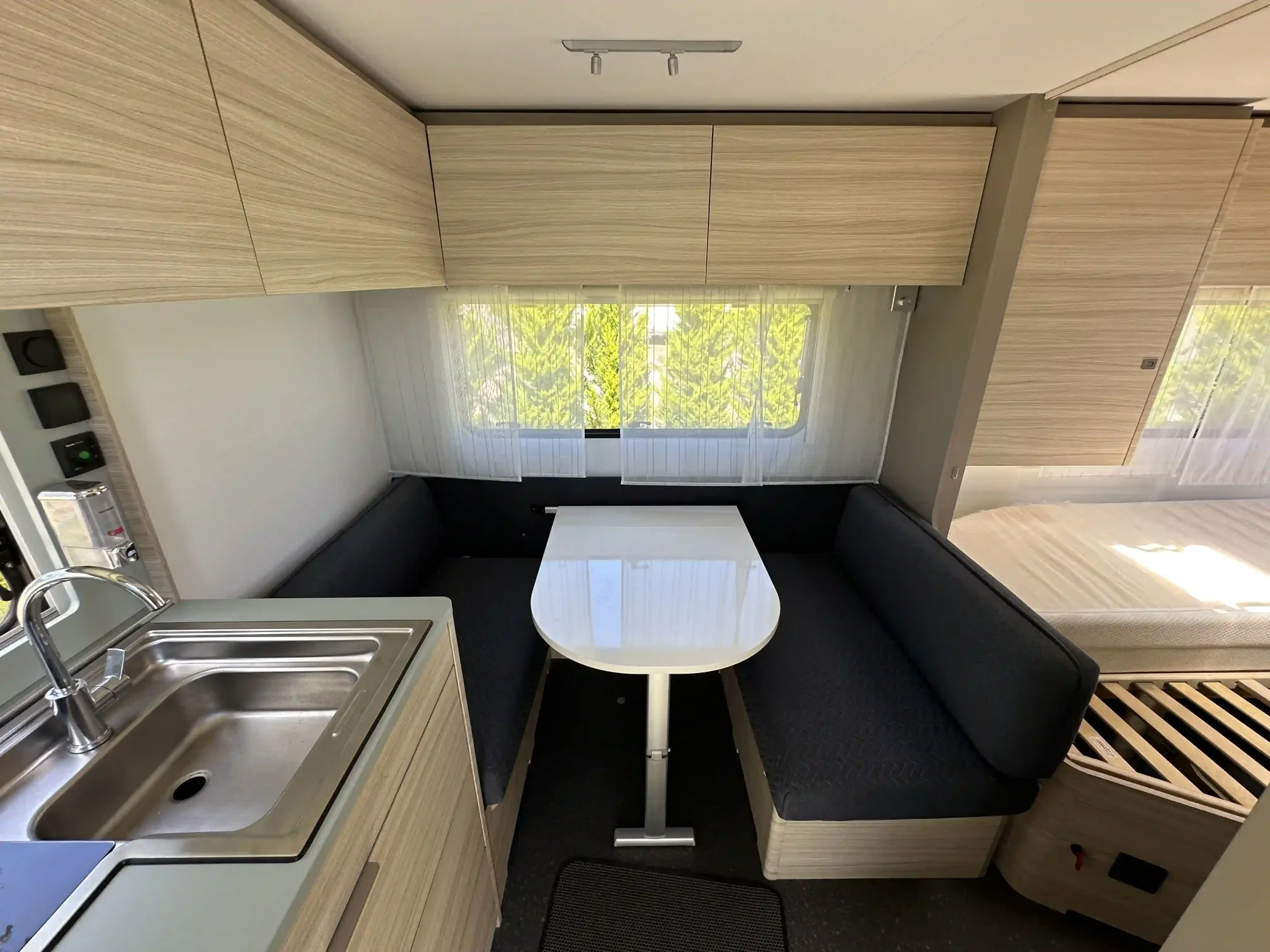 ADRIA ALTEA 402 PH ÇEKME KARAVAN — fotoğraf 9/16