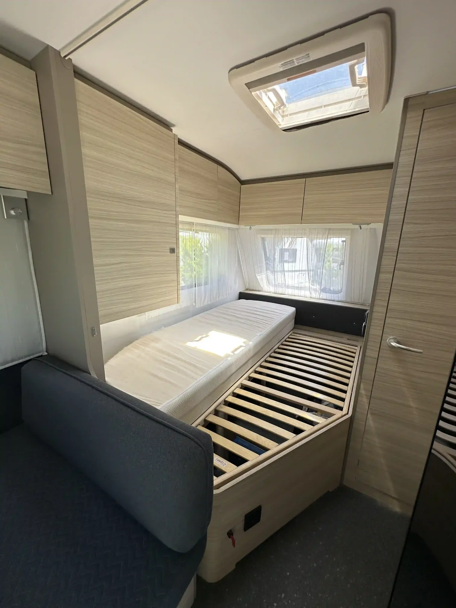 ADRIA ALTEA 402 PH ÇEKME KARAVAN — fotoğraf 13/16