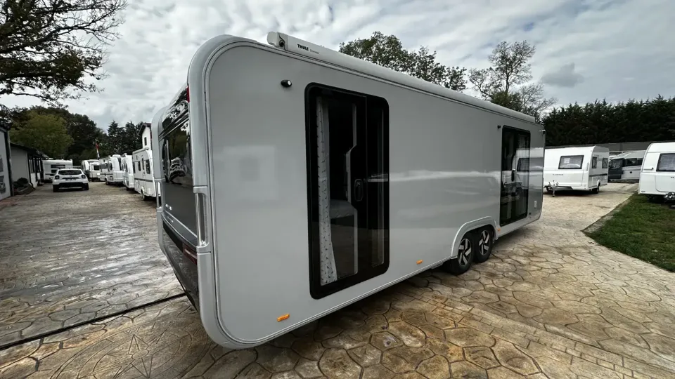 ADRIA ASTELLA 704 HP Çekme Karavan — fotoğraf 3/3